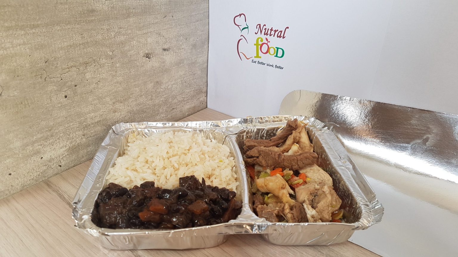 Carne Salteada con Porotos Negros y Arroz